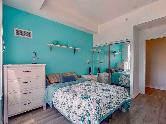 2nd image of 11611 Yonge St #501
