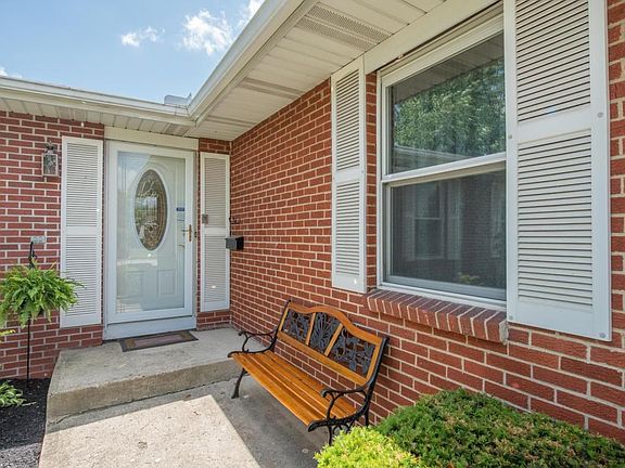2nd image of 2273 Park Ridge Dr