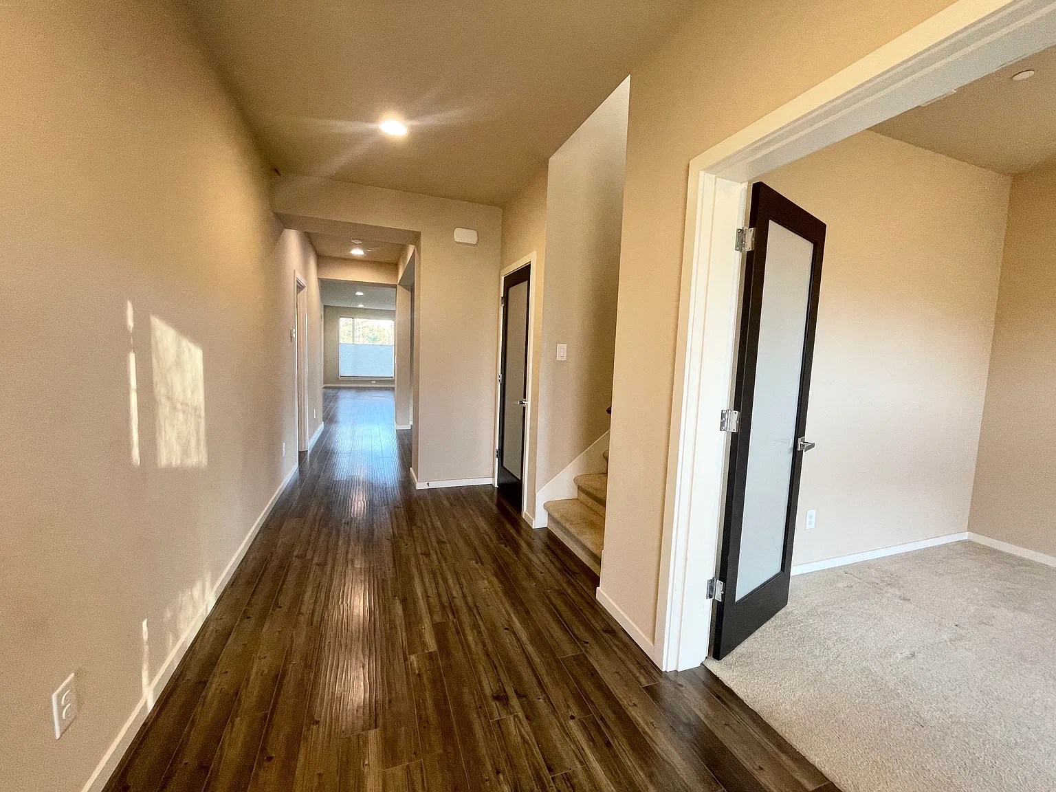4 bed, 3101 sqft, $4,200 — Photo 3