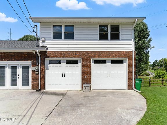 2nd image of 7415 Lena Ln