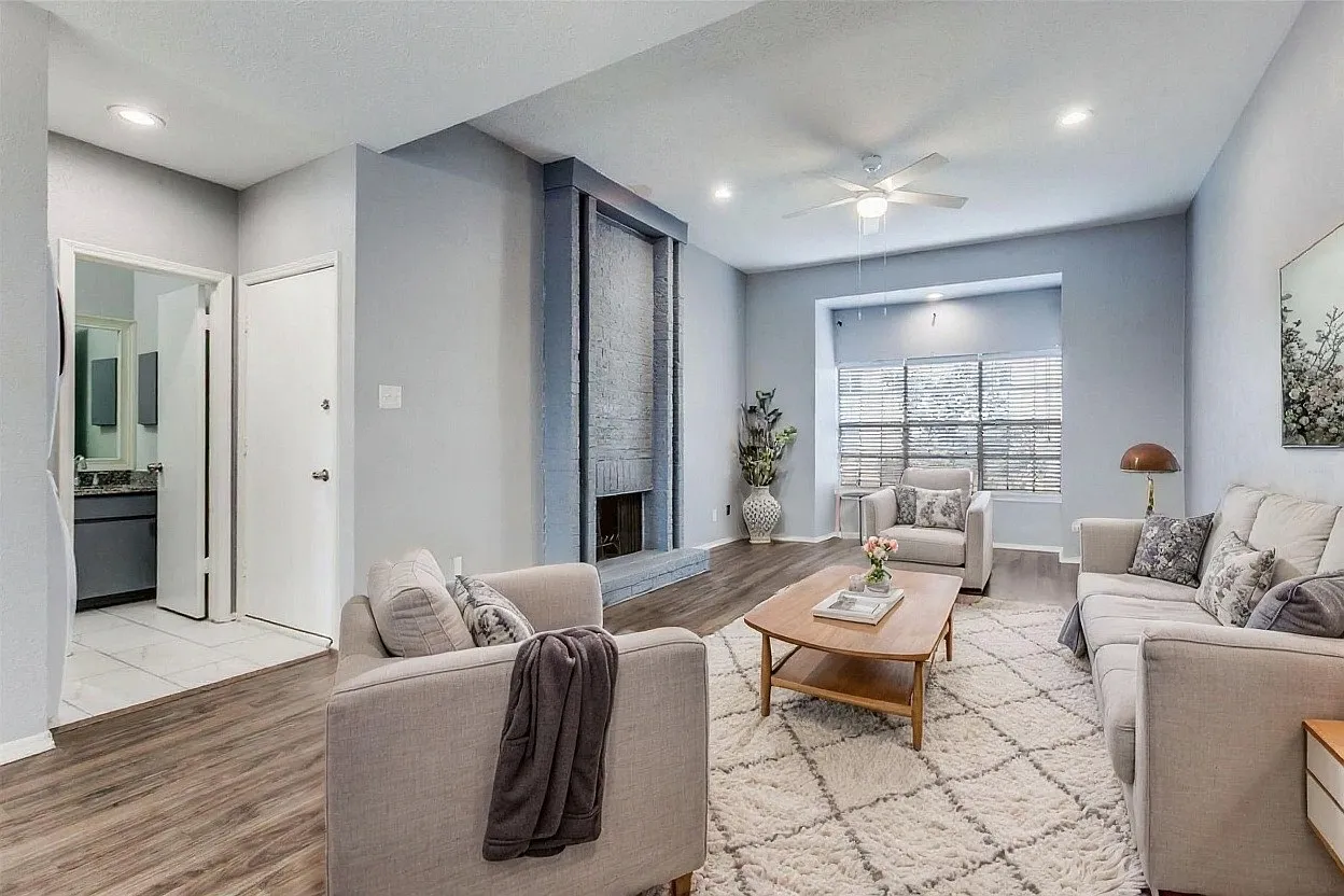 2 bed, 2.5 bath, 1346 sqft, $1,995 — Photo 1