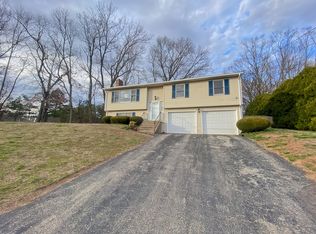 13 Christopher Dr, Enfield, CT 06082