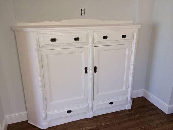 Original built in cabinet in breakfast nook area