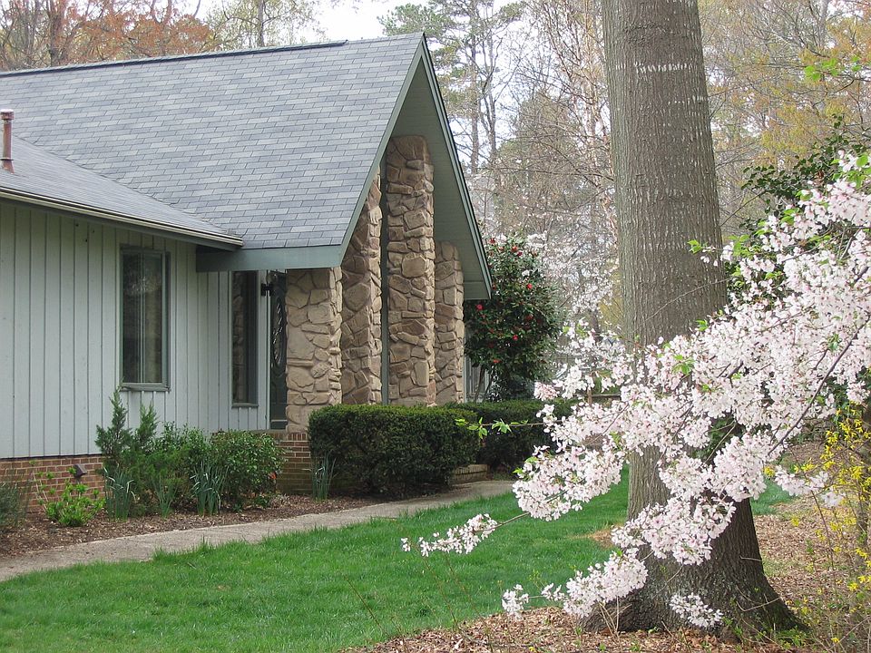 2nd image of 8809 Woodyhill Rd
