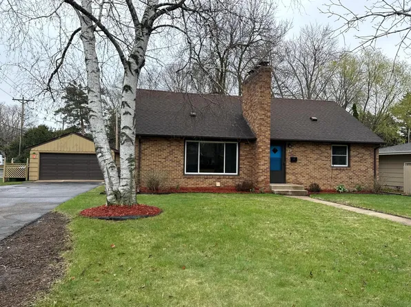 1910 Dellwood Ave, Roseville, MN 55113