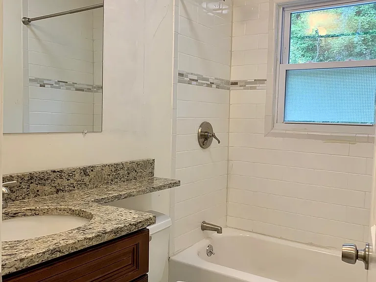 35 Mount Vernon Ave #2 — Photo 6