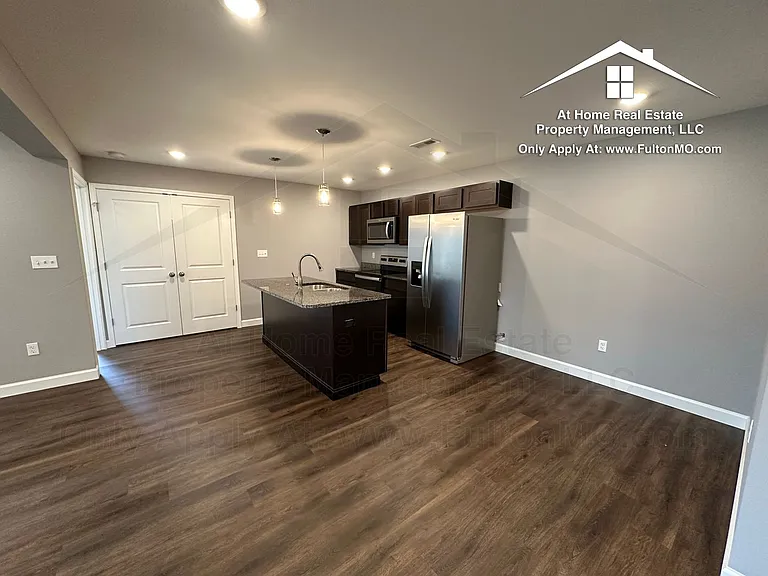 2620 N Bluff St #102 — Photo 7