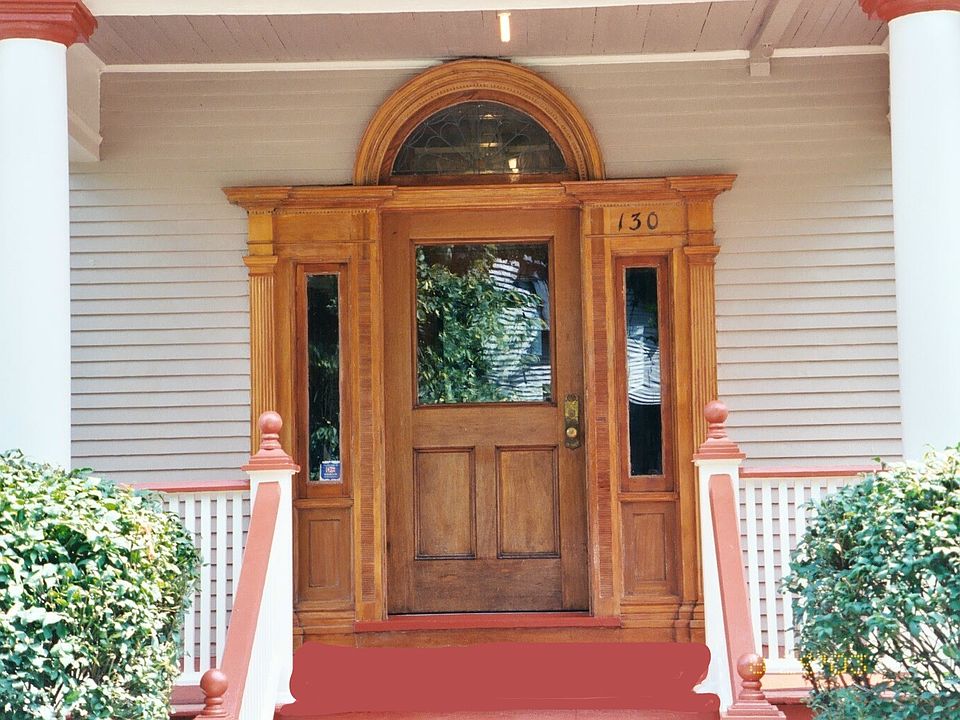Front Entrance / Porch