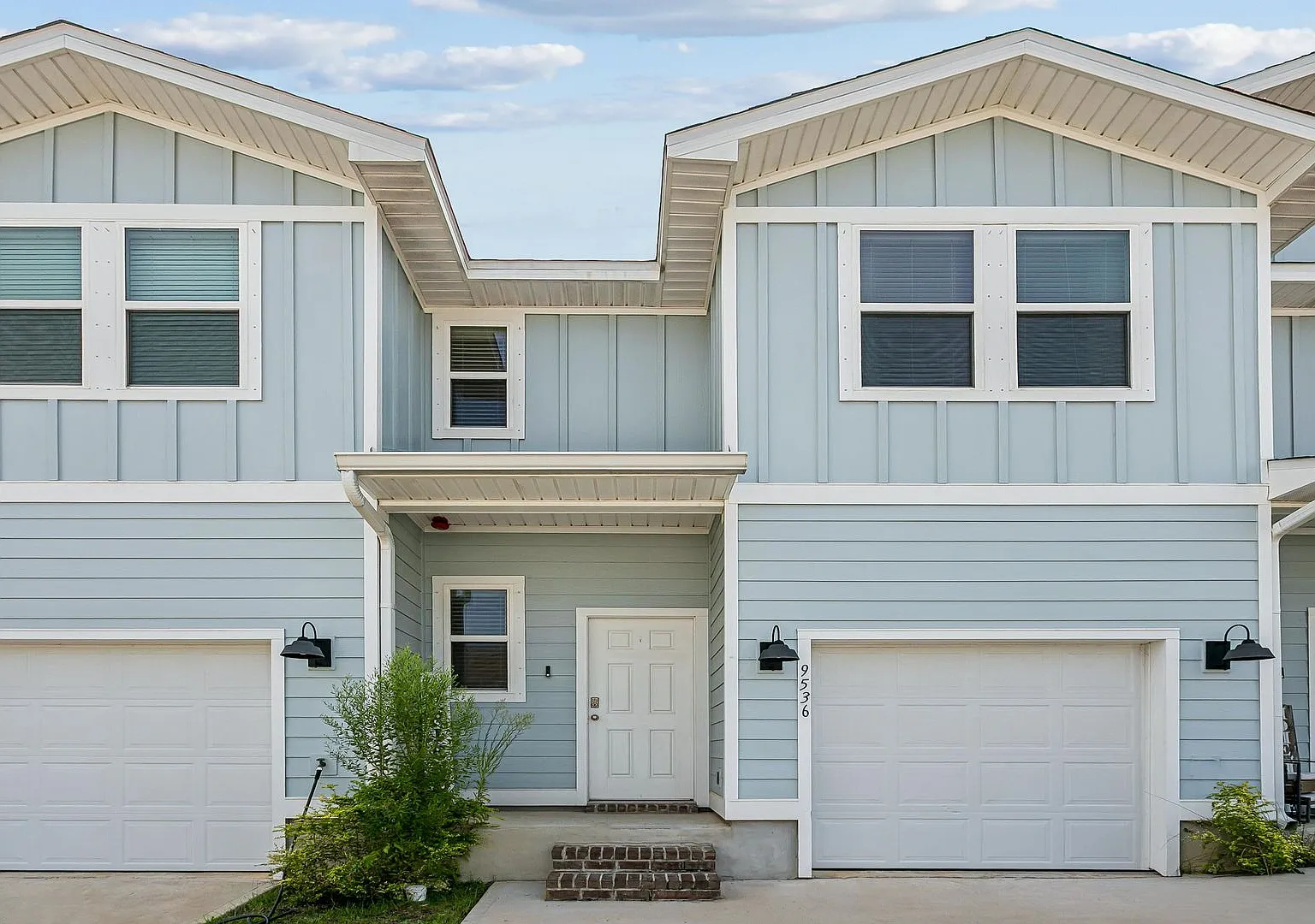 Gated Community | Community Pool | Lawn Care Included | Minutes to Navy Federal! — Photo 1