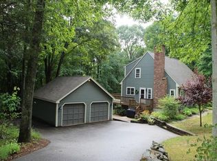 96 Eldredge Rd, Willington, CT 06279