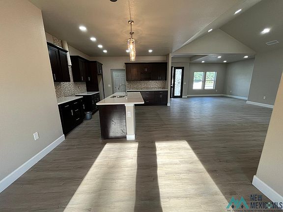 4th image of 2306 S Union Ave