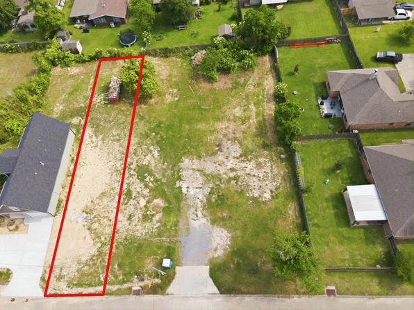 909 W Sale Rd, Lake Charles, LA 70605