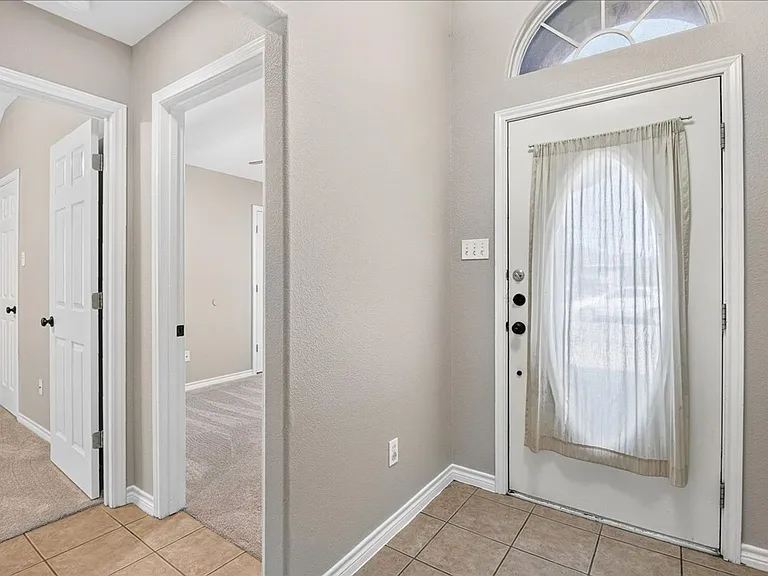5114 Spring Brook Dr — Photo 3