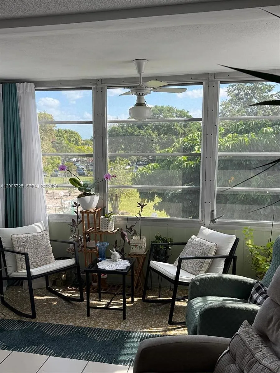 Photo 2 of 17 - 447 NE 195th St #310 - Miami, FL Building Photo - 447 NE 195th St #310