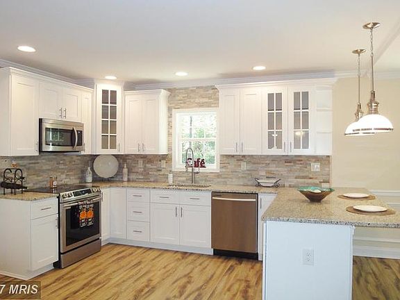 4th image of 1568 Reinhardt Ln