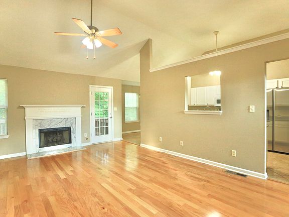3rd image of 1325 Heatherton Rd