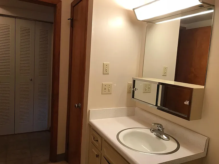 18 Tunnel Blvd — Photo 11