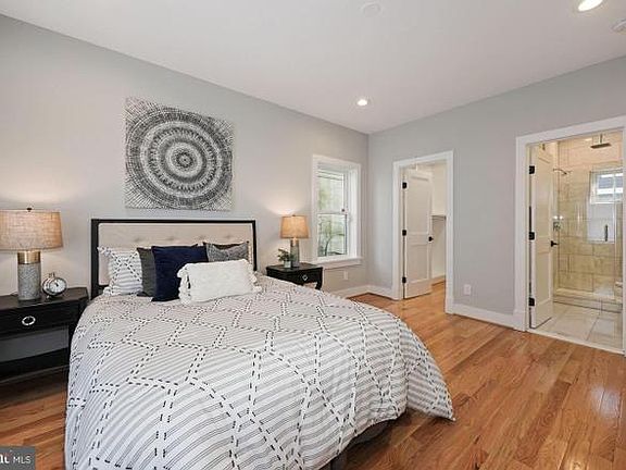 5th image of 1909 Capitol Ave NE #1