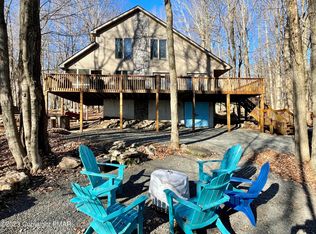 159 Cottontail Ln, Pocono Lake, PA 18347
