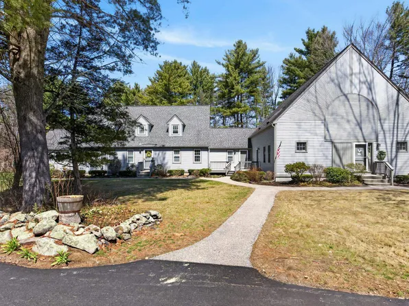 99 Glengarry Drive, Stratham, NH 03885