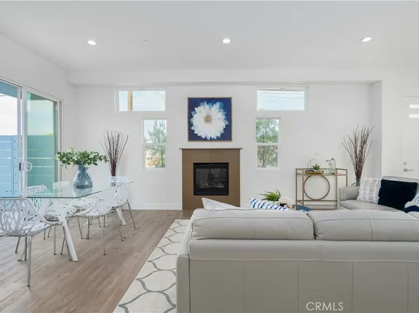 21915 1/4 Dolores St, Carson, CA 90745