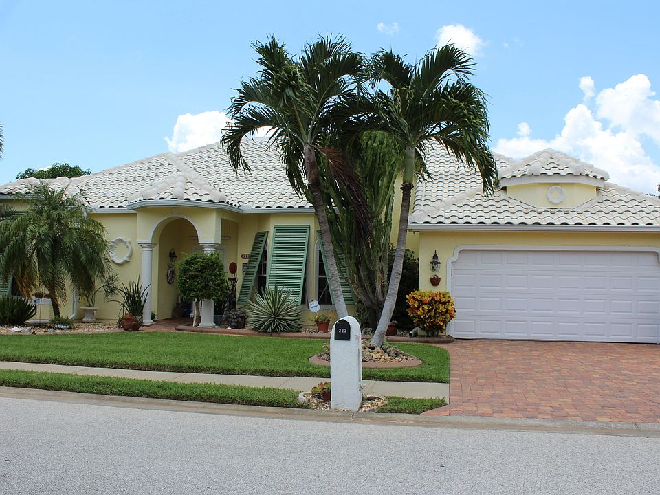 1st image of 223 Seaview St