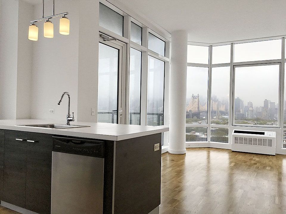 1st image of 2310 41st Ave #12J