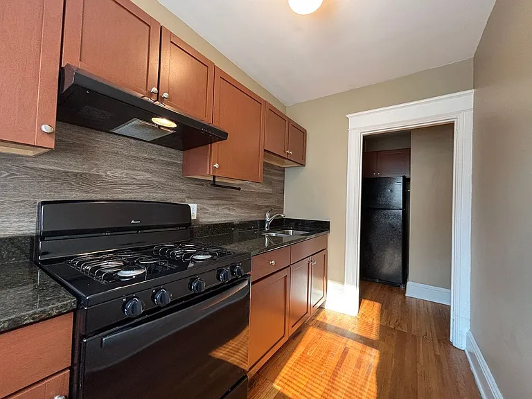 1863 Marshall Ave — Photo 17