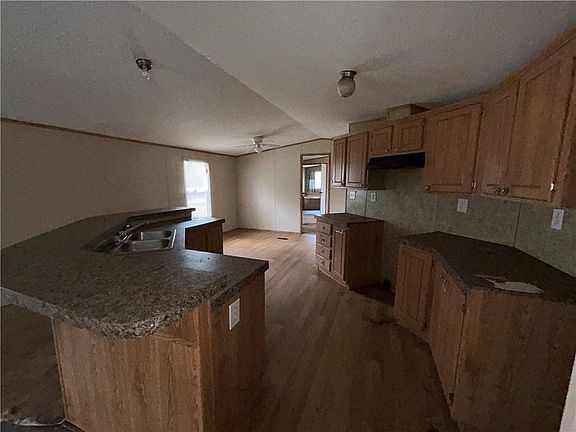 4th image of 1212 Plum St