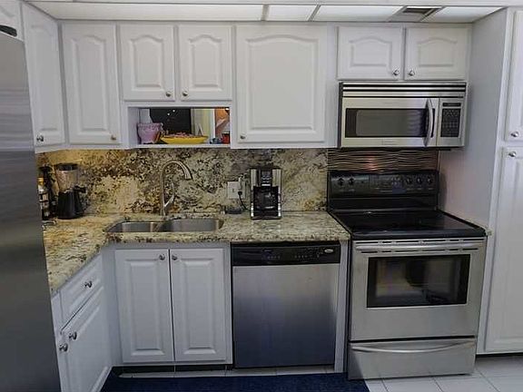 4th image of 2650 S Course Dr APT 205