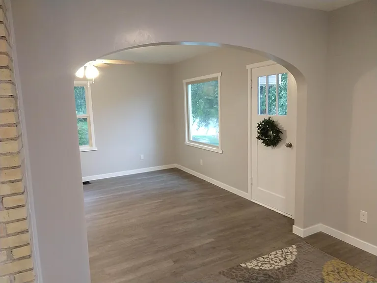 433 E Center St — Photo 7