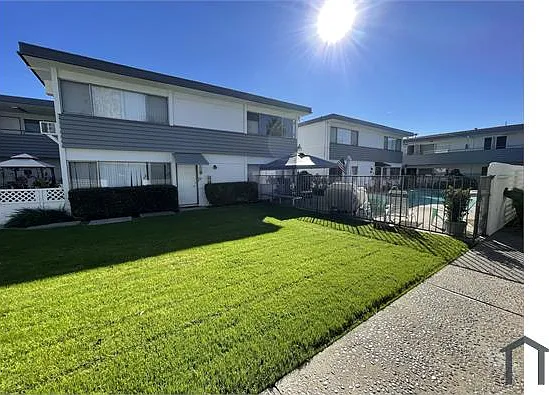7718 Magnolia Ave — Photo 4
