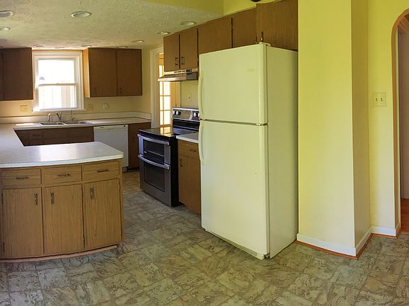 Kitchen & view of front door