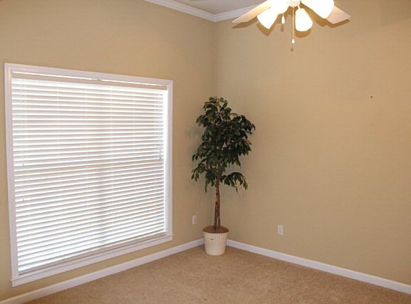 5th image of 202 W Sommer Oak Dr