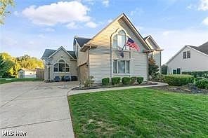 2nd image of 2319 Hunters Rdg