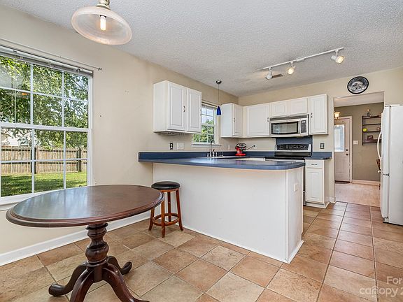 2nd image of 4728 Aldersbrook Dr