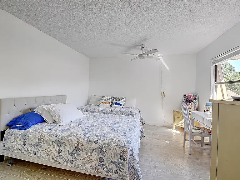 2 bed, 2.5 bath, 1400 sqft, $1,500 — Photo 1