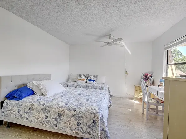 945 NW 29th Ave, Delray Beach, FL 33445