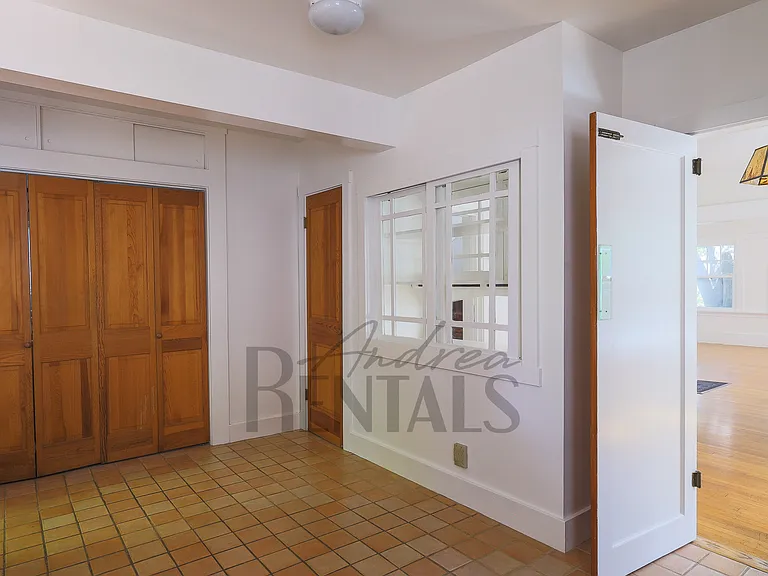 6011 Hillegass Ave — Photo 9