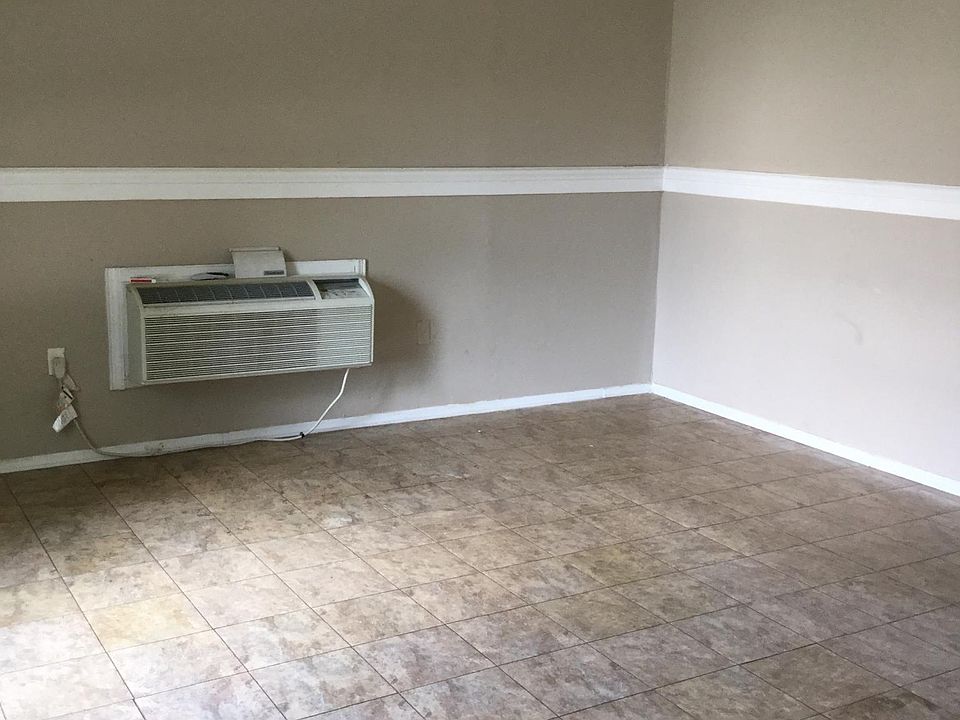 1st image of 308 W Pershing St #B