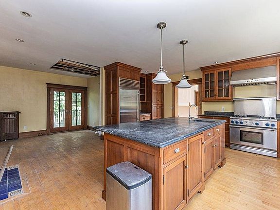 4th image of 29 Gorham St