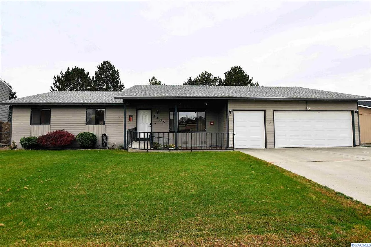4406 Desert Pl photo 1