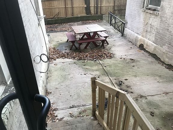 4th image of 415 E 16th St APT A9