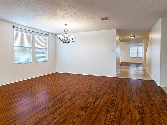 4th image of 1320 Willow Tree Dr