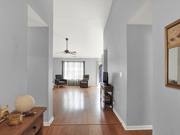 5th image of 2307 Rolling Oak Dr