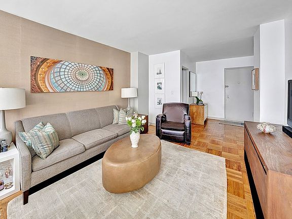 3rd image of 63 E 9th St APT 6M
