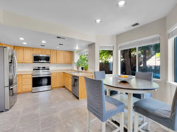 121 Sunnyglen Dr, Vallejo, CA 94591