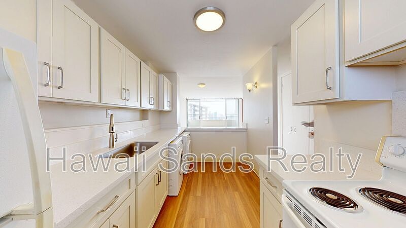 1st image of 780 Amana St #Penthouse 7