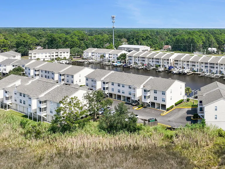 2421 Beachview Dr #H06 — Photo 1