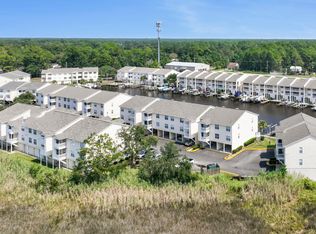 2421 Beach View Dr #H06, Ocean Springs, MS 39564